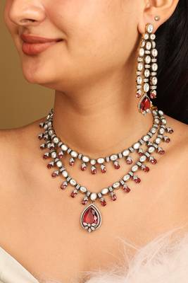 Kundan necklace set with green accents 1