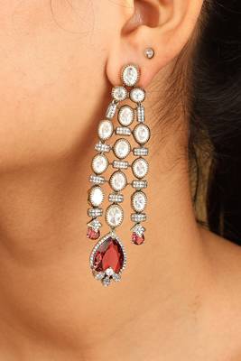 Kundan necklace set with green accents 3