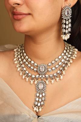 Regal Kundan and Pearl Layered Necklace Set 1
