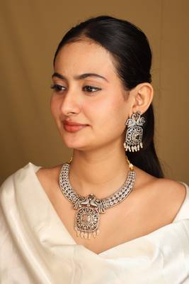 American diamond necklace set with light color stones 2