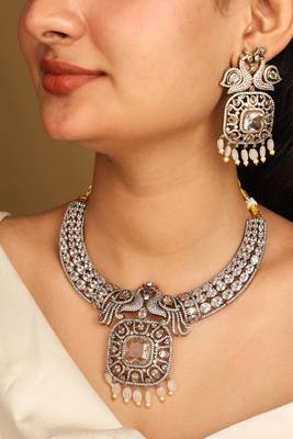 American diamond necklace set with light color stones 1
