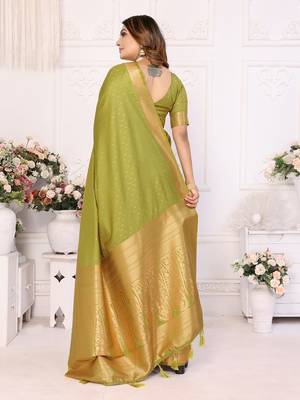 Parrot-Green Soft Silk Smooth Flowy Utter Light Weight Saree 3