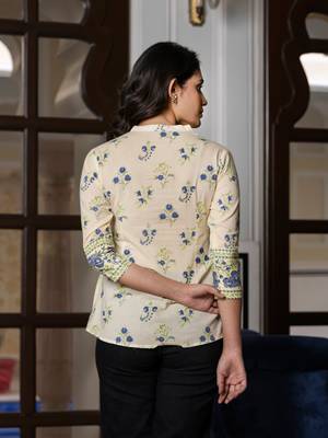 women blue and off white floral print top 3