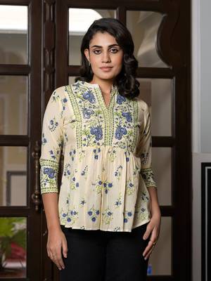 women blue and off white floral print top 5