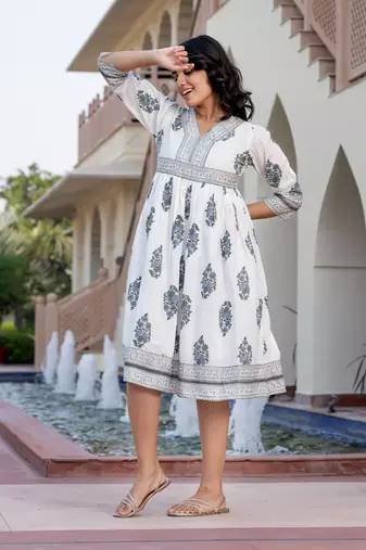 women grey and white floral print a-line dresses