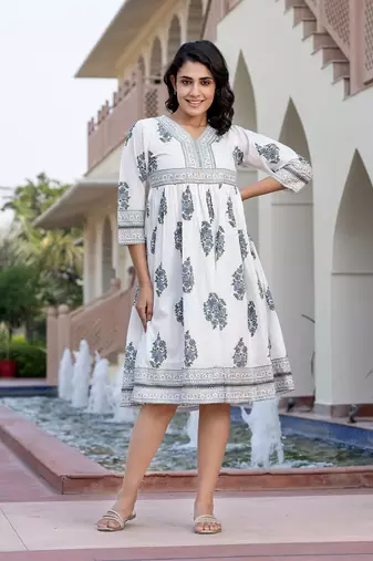 women grey and white floral print a-line dresses