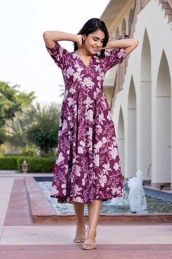 Jaitpuriya women purple floral print fit & flare dresses