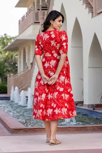 women red floral print fit & flare dresses