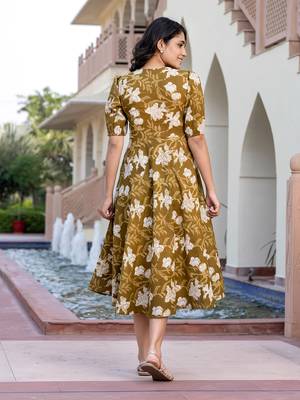 women green floral print fit & flare dresses 3