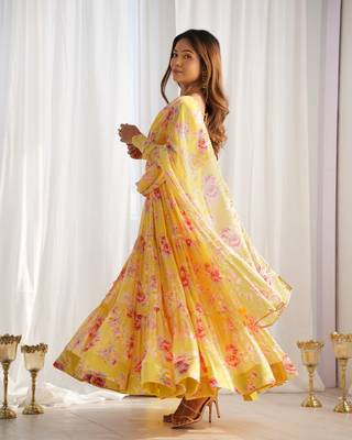 Fox Georgette Floral Print Fabric Fully Flair Anarkali Kurti, With Duppta And Pent 2