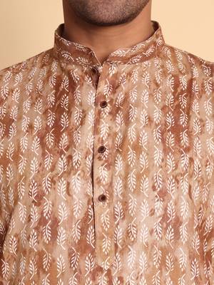 Quatrefoil digital print knee length kurta mandarin collar mandarin collar cream small 3