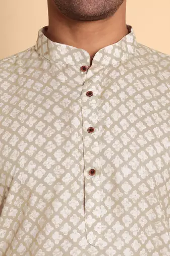 Quatrefoil digital print knee length kurta mandarin collar mandarin collar blue small