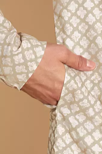 Quatrefoil digital print knee length kurta mandarin collar mandarin collar blue small