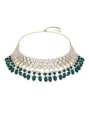 gold plated traditional kundan & pearl choker necklace jewellery set  5