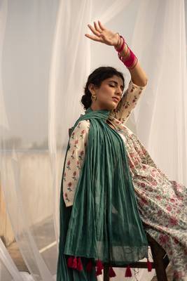 Off white green hand block printed cotton suit with mulmul dupatta 4