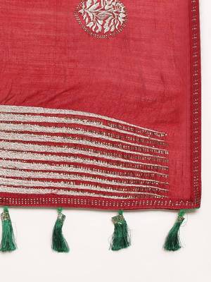 Red woven saree with zari motifs 4