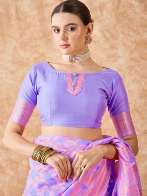 Lilac saree with pink floral prints & zari border 4