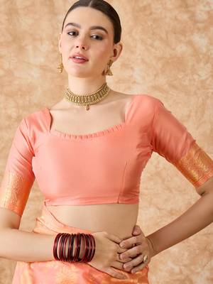 Peach saree with light motifs & zari border 4