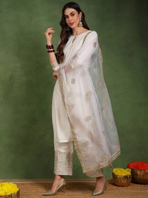 women off white chanderi silk solid straight kurta palazzos with dupatta 3