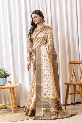 Beige and brown zari woven silk bnarasi saree with blouse 3