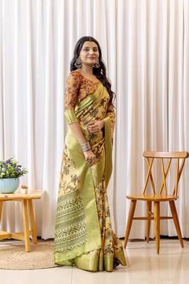 Multi zari woven silk bnarasi saree with blouse 3