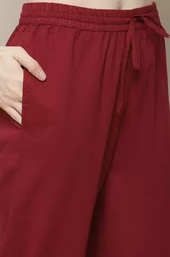 Maroon printed cotton round neck kurta sets