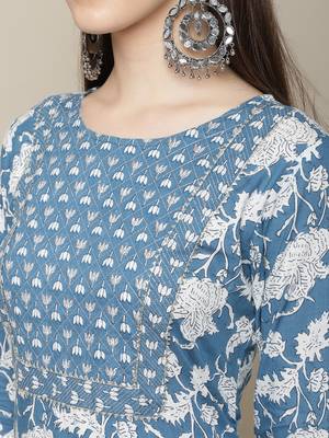 Blue embroidered cotton round neck kurta sets 4