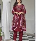 Maroon cotton solid straight kurta with pant