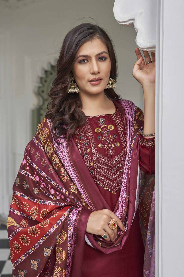 Maroon cotton solid straight kurta with pant