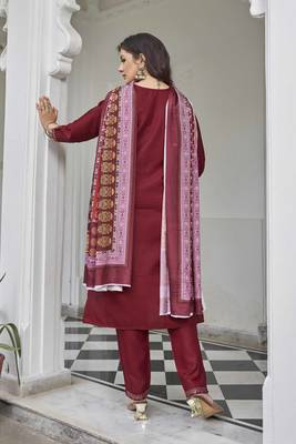Maroon cotton solid straight kurta with pant 7