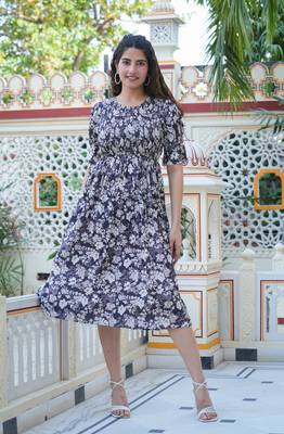 women's floral printed gathered smoking dress (black) 1