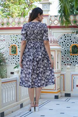 women's floral printed gathered smoking dress (black) 2