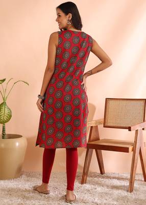  women'scambric cotton knee length traditional printed sleeveless notch neck regular fitted short kurti 3