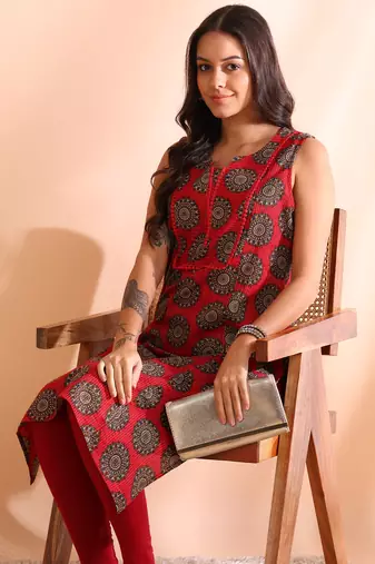  women'scambric cotton knee length traditional printed sleeveless notch neck regular fitted short kurti