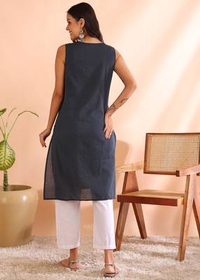  women's cotton crambric knee length kantha work  sleeveless notch neck regular fitted short kurti 3