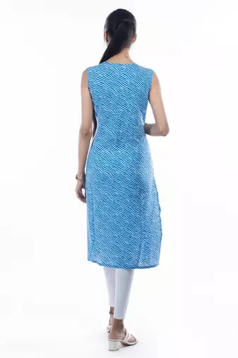  women's rayon knee length lehariyal print sleeveless notch neck regular fitted short kurti