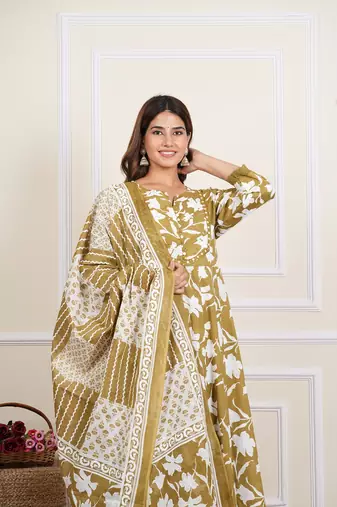  women's cotton floral print mirror work anarkali with pant and dupatta (green)