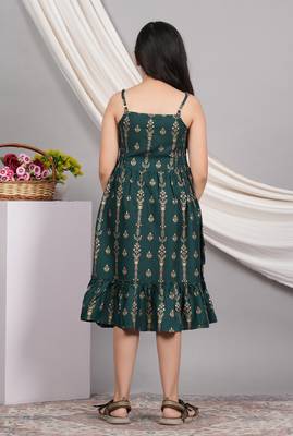  kids floral printed sleeveless smoking gathered dress (green) 2
