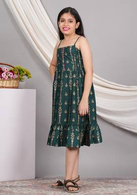  kids floral printed sleeveless smoking gathered dress (green) 3