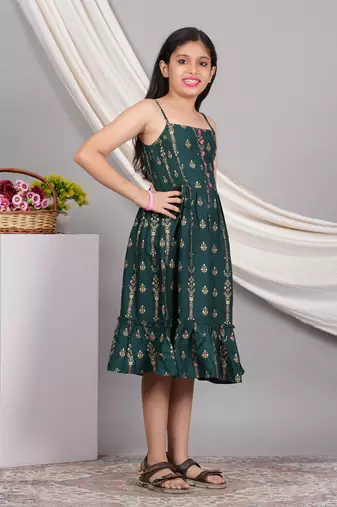  kids floral printed sleeveless smoking gathered dress (green)