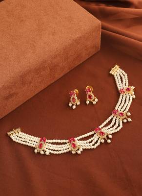 Pearl Necklace with Pink Stones and Gold Detailing 1