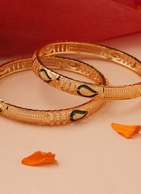 Set of 2 Gold Bangles with Paisley Motif Accents 3