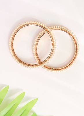 Set of 2 Gold Bangles with Pearl Detailing 4