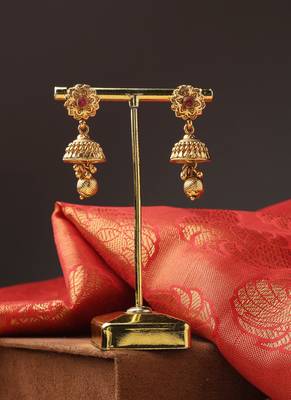 Mangalsutra with Gold Pendant and Eye Motif 4
