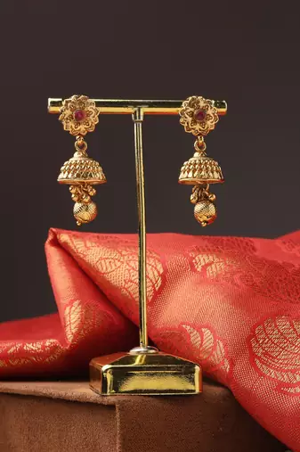 Mangalsutra with Gold Pendant and Eye Motif