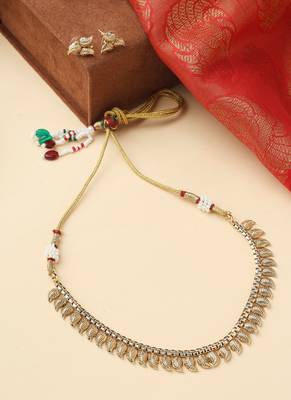 High Gold Necklace Set with Leaf Detailing 1