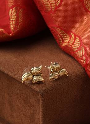 High Gold Necklace Set with Leaf Detailing 3