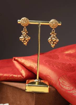 Gold Necklace Set with Ball-Inspired Design 3