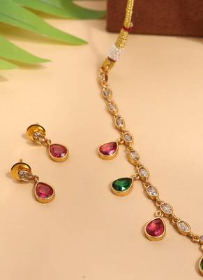 Delicate Gold Necklace Set with Red and Green Drop Stones 2