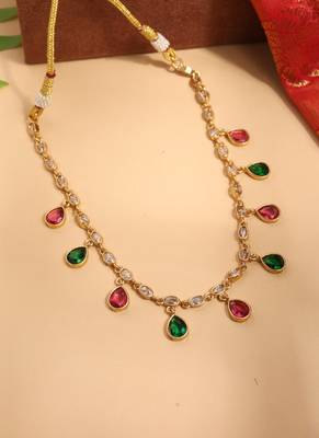 Delicate Gold Necklace Set with Red and Green Drop Stones 3